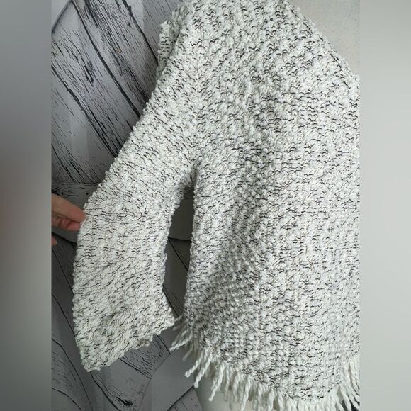 Vince Camuto Ruched Sleeve Boucle Fringe Pullover Pearl Ivory Size L - Picture 5 of 7